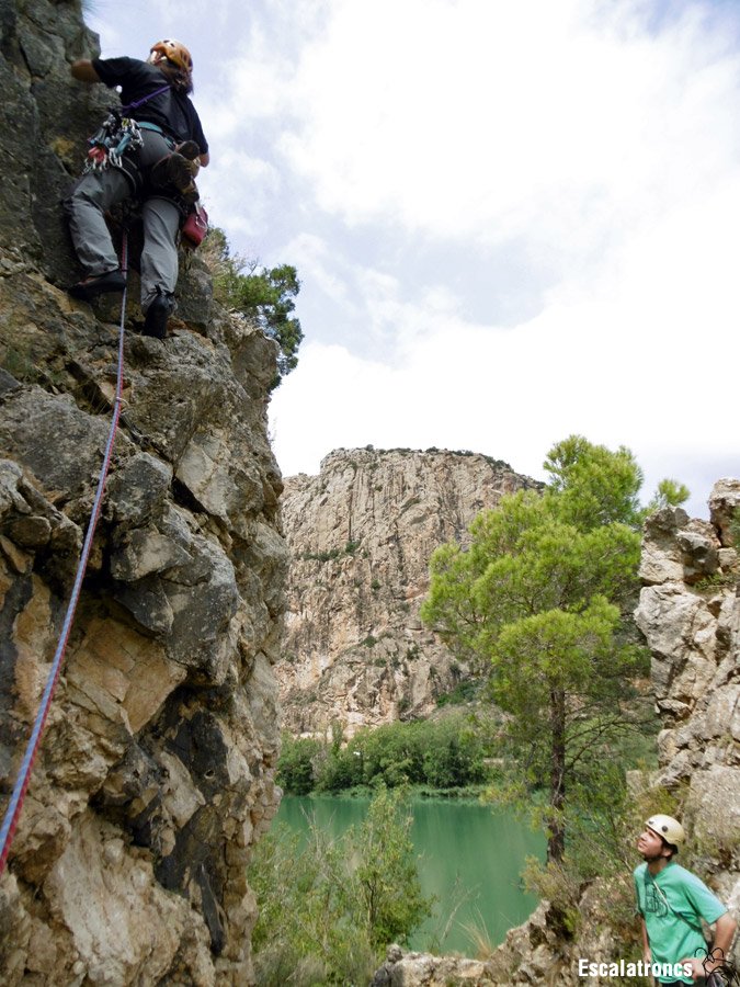 Inici de la via, al mateix camí